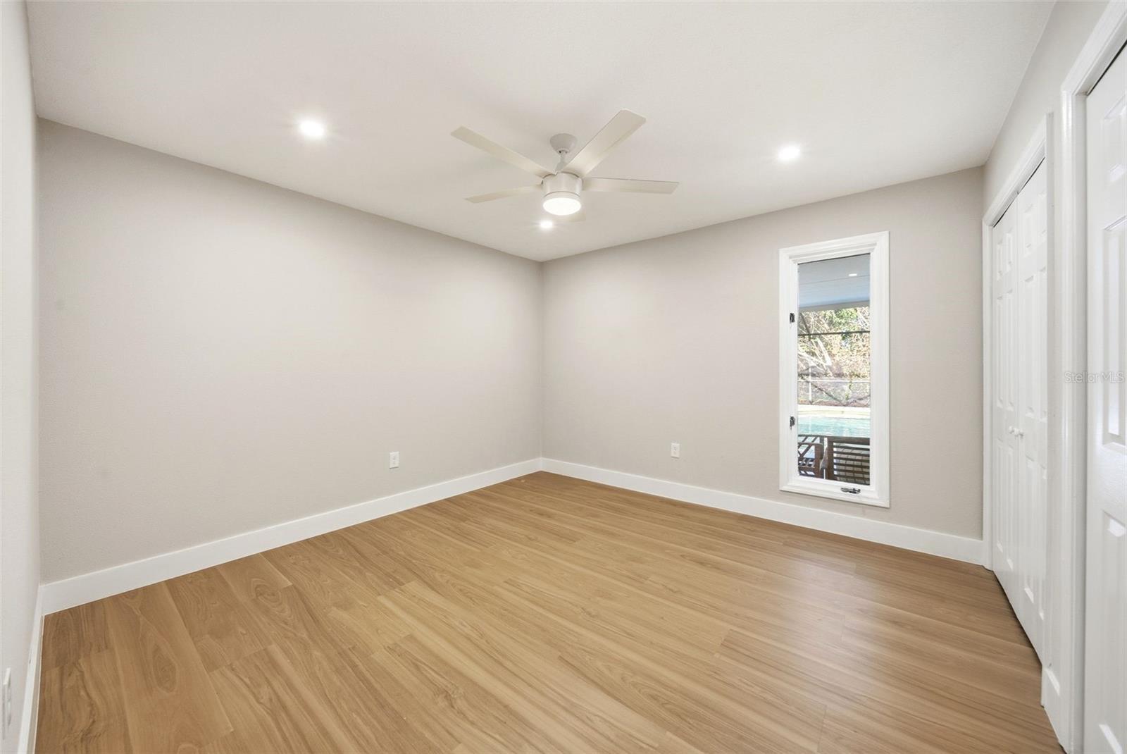 Image 14 of 38 For 1710 Woodside Court