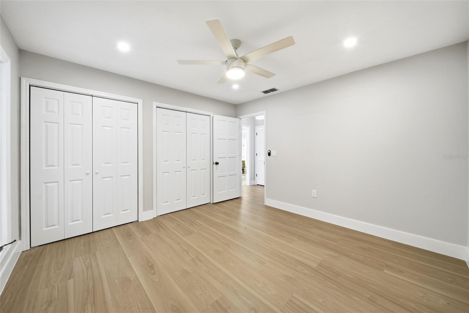 Image 15 of 38 For 1710 Woodside Court