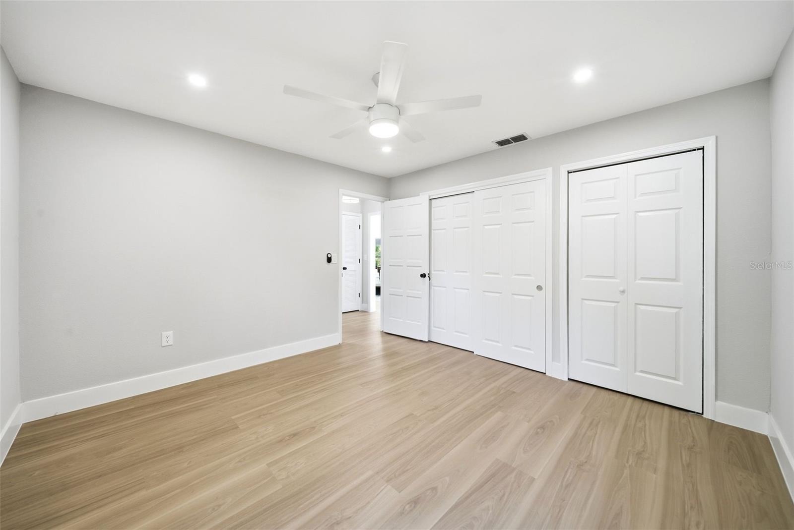 Image 18 of 38 For 1710 Woodside Court