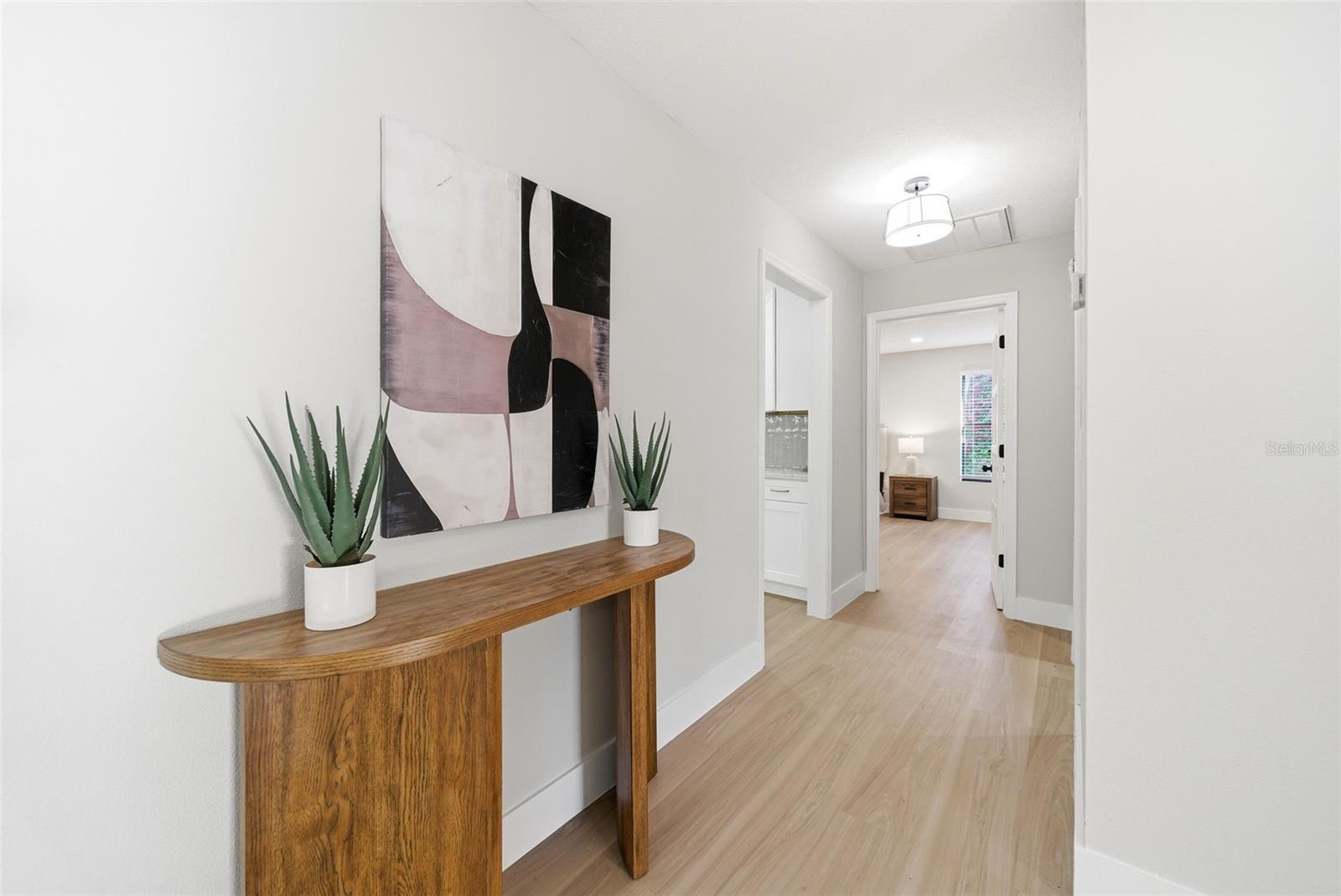 Image 19 of 38 For 1710 Woodside Court