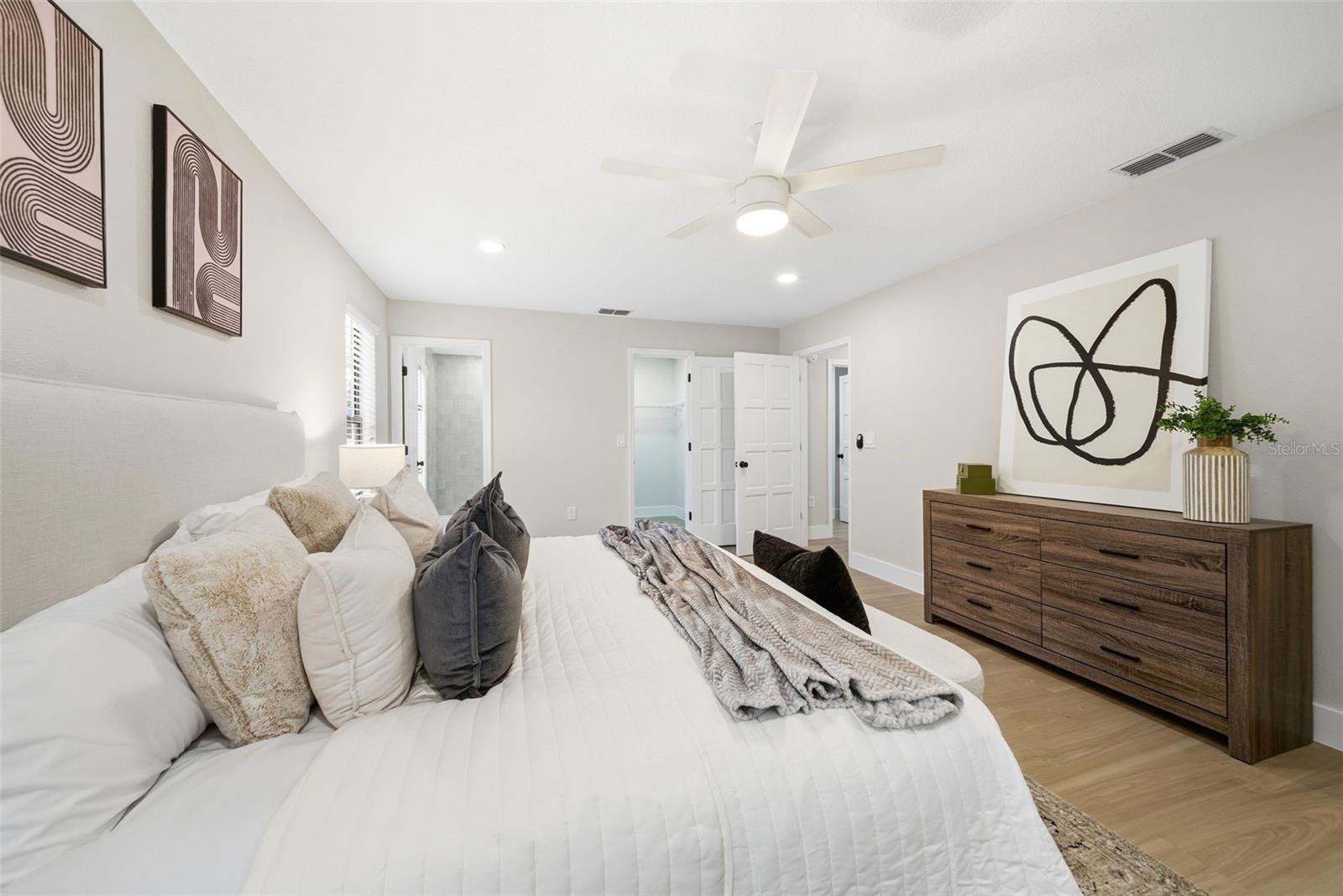 Image 24 of 38 For 1710 Woodside Court