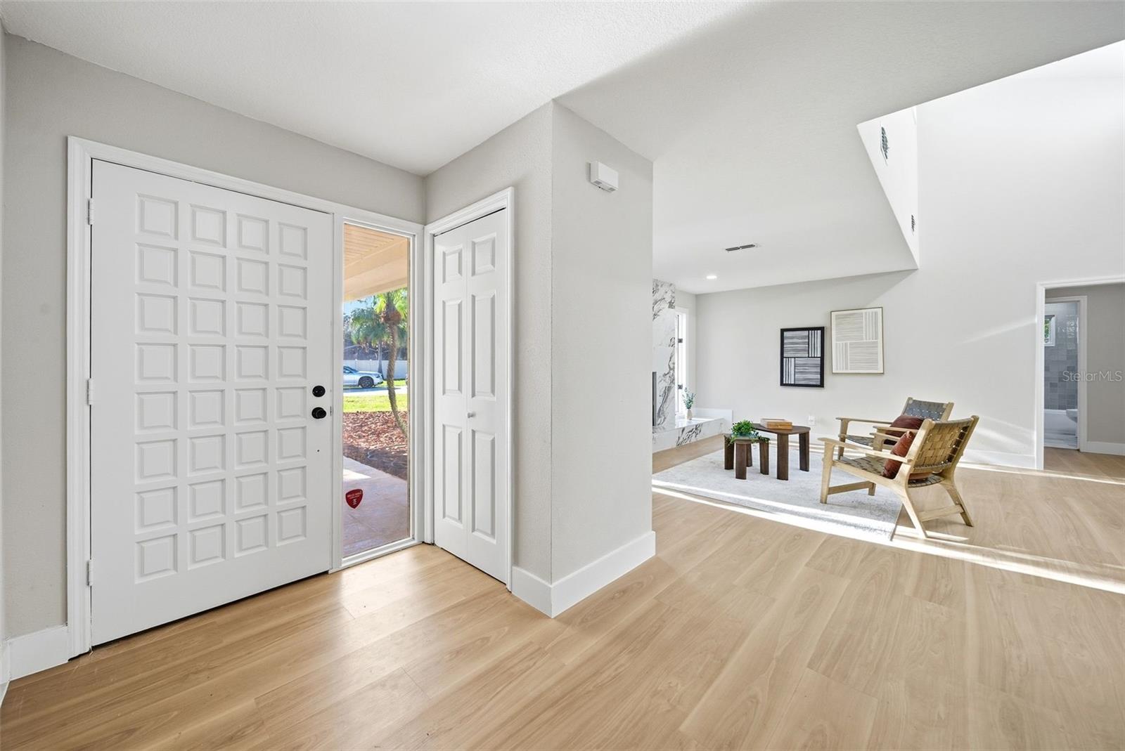 Image 4 of 38 For 1710 Woodside Court