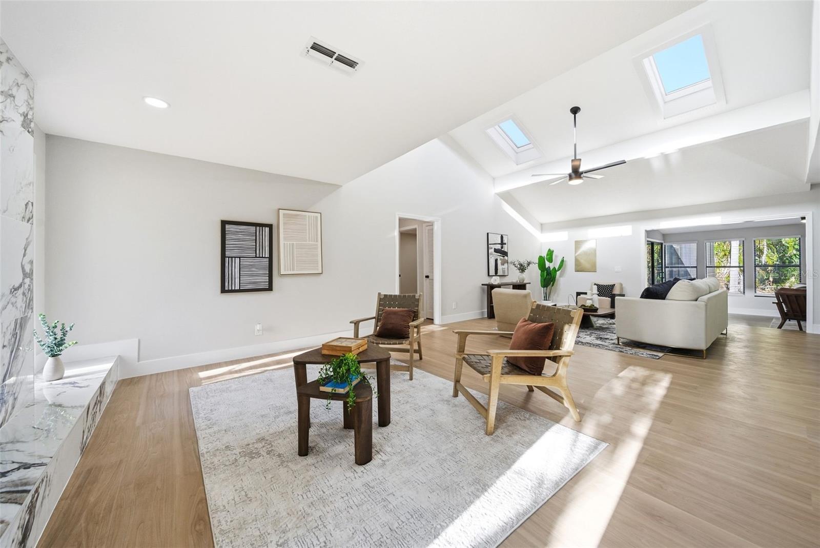 Image 6 of 38 For 1710 Woodside Court