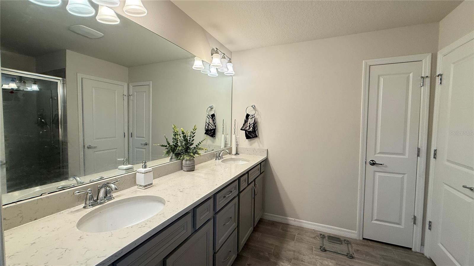 Image 18 of 35 For 4028 Diamond Dew Lane