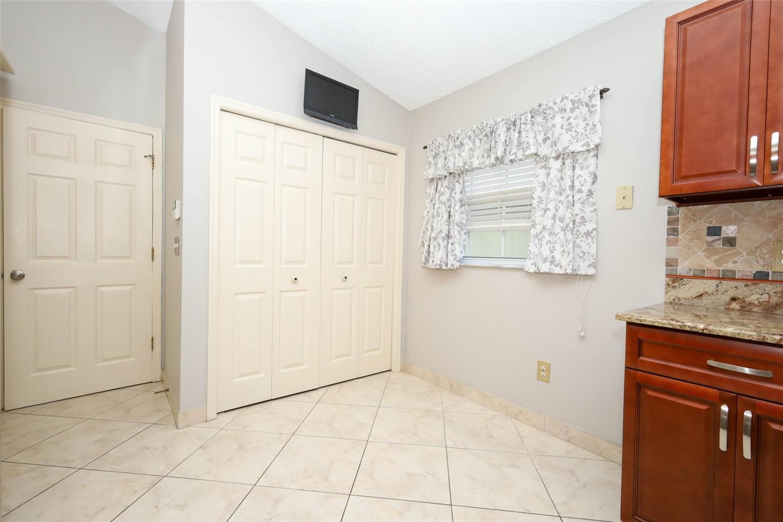 Image 10 of 40 For 994 Piedmont Oaks Drive