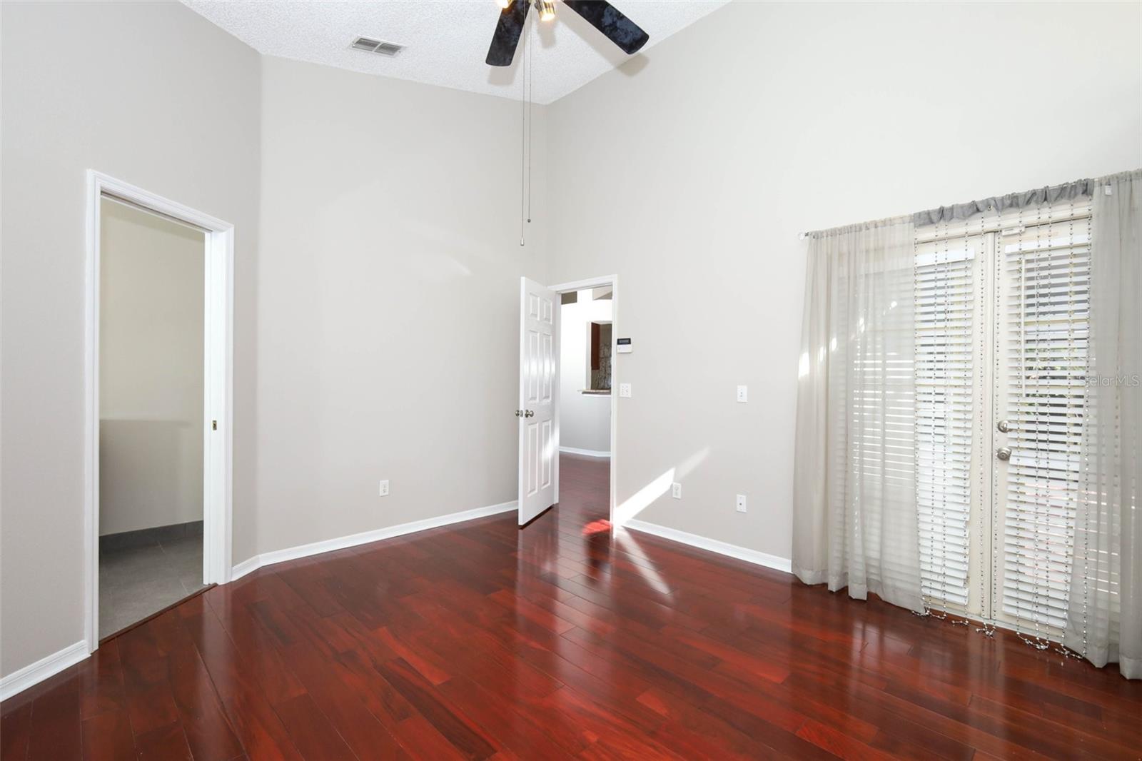 Image 13 of 40 For 994 Piedmont Oaks Drive