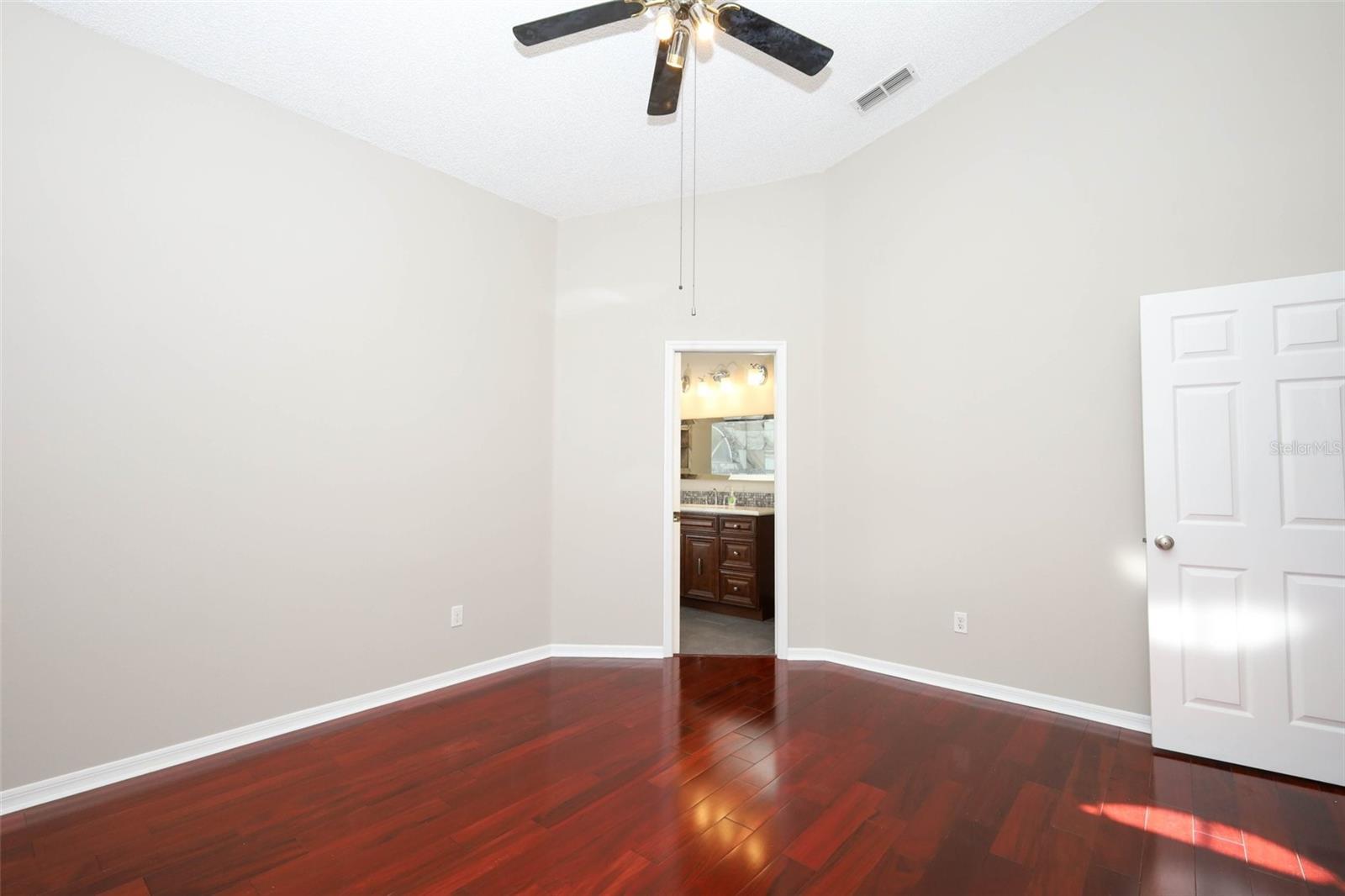 Image 16 of 40 For 994 Piedmont Oaks Drive