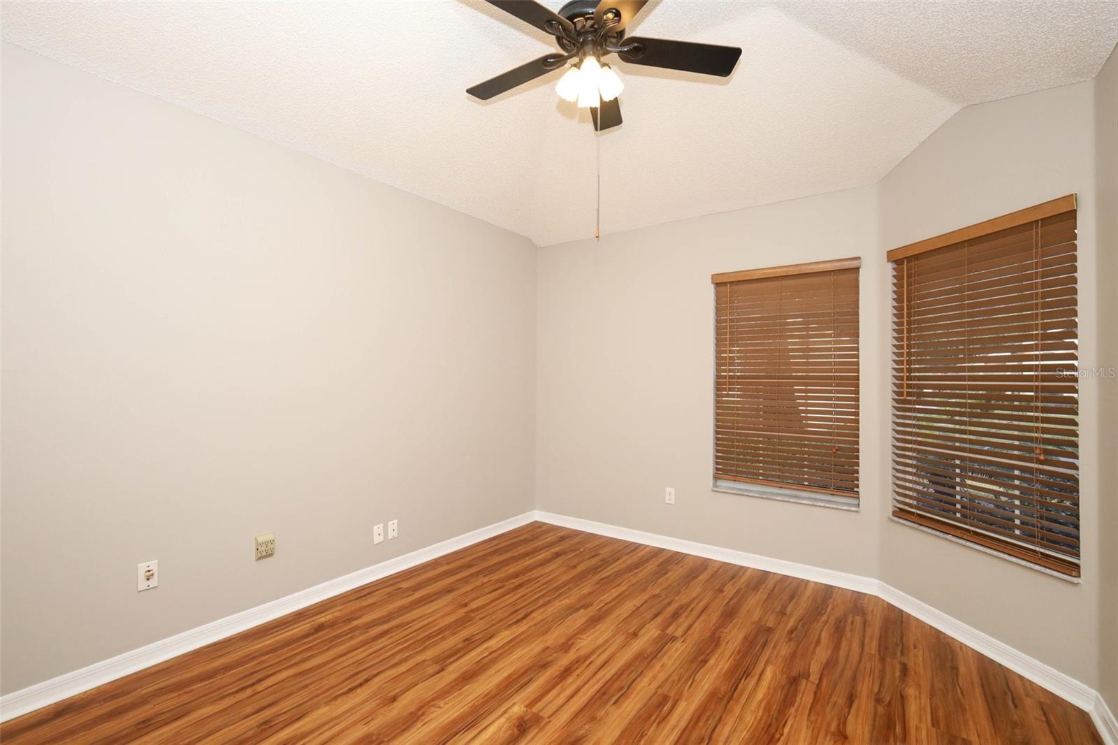 Image 21 of 40 For 994 Piedmont Oaks Drive