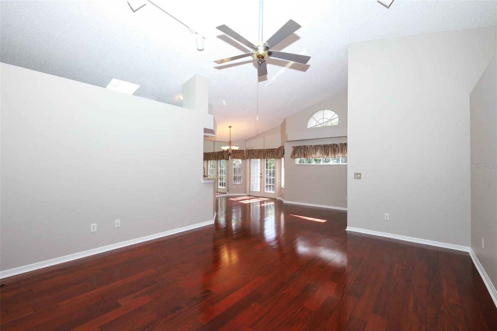 Image 5 of 40 For 994 Piedmont Oaks Drive