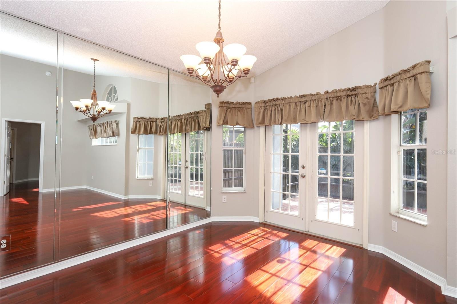 Image 7 of 40 For 994 Piedmont Oaks Drive