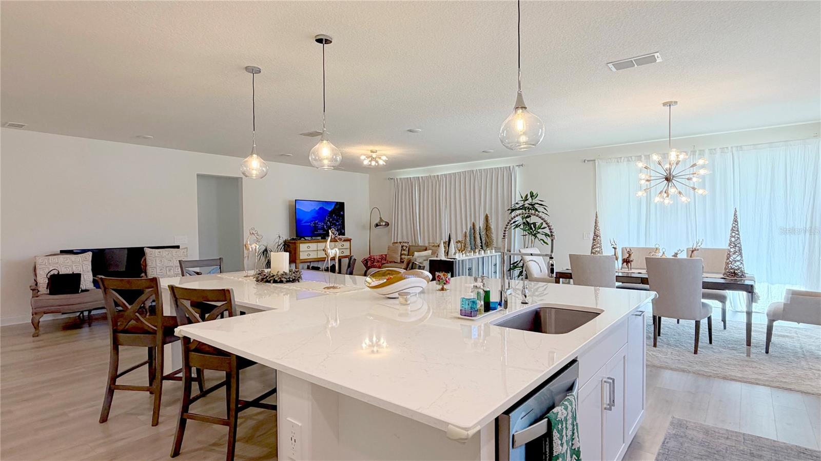 Image 26 of 56 For 727 Annabell Ridge Road