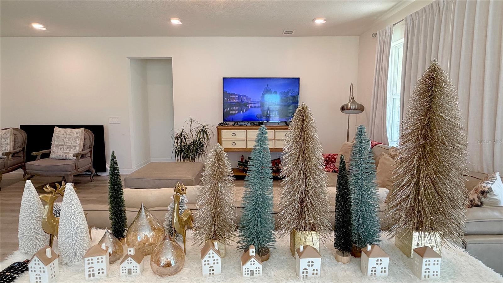 Image 30 of 56 For 727 Annabell Ridge Road