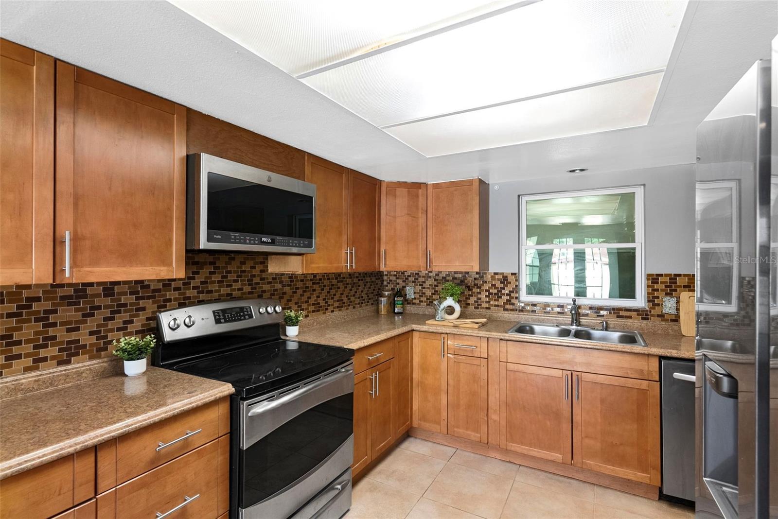 Image 11 of 37 For 6120 Castlewood Lane