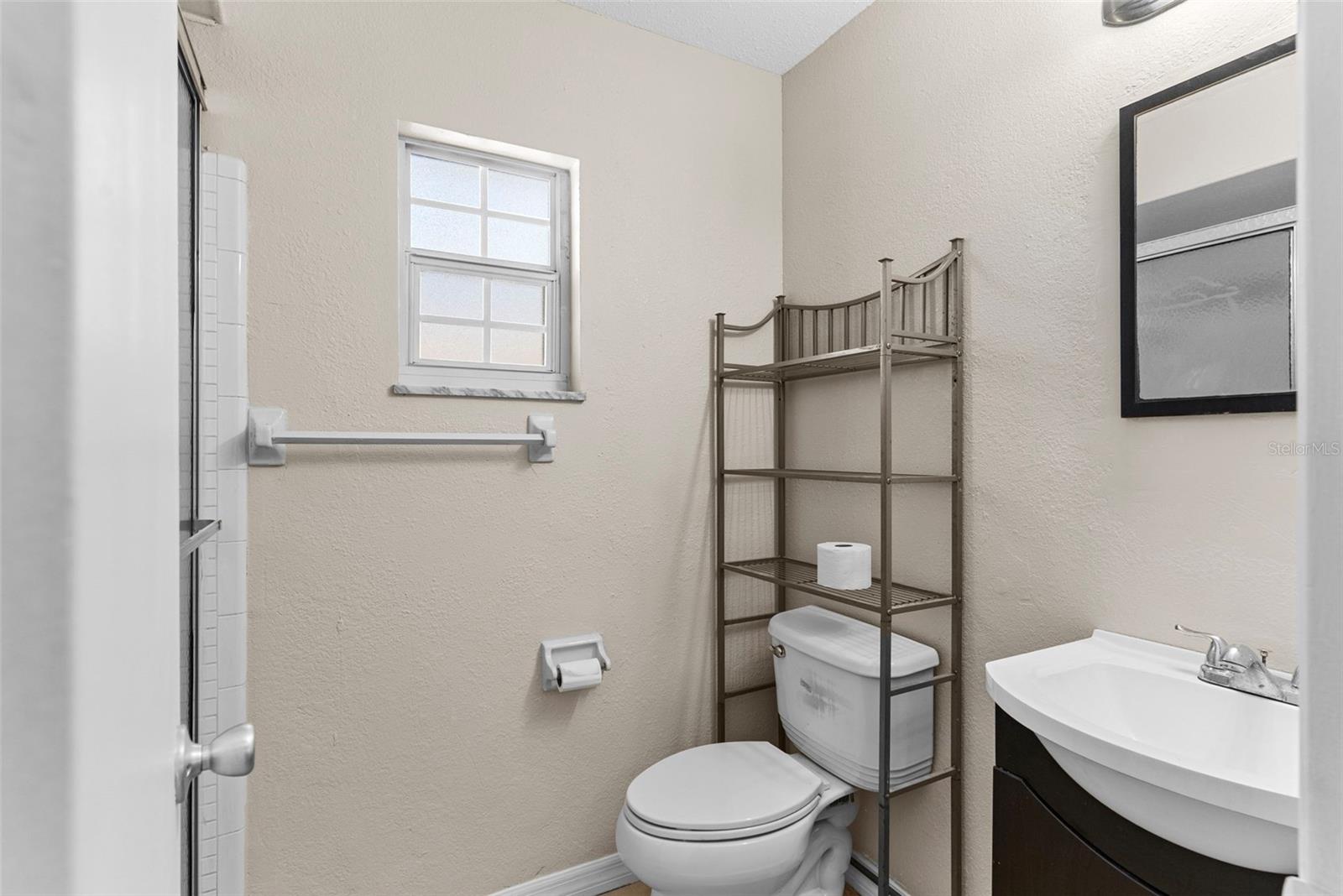 Image 18 of 37 For 6120 Castlewood Lane