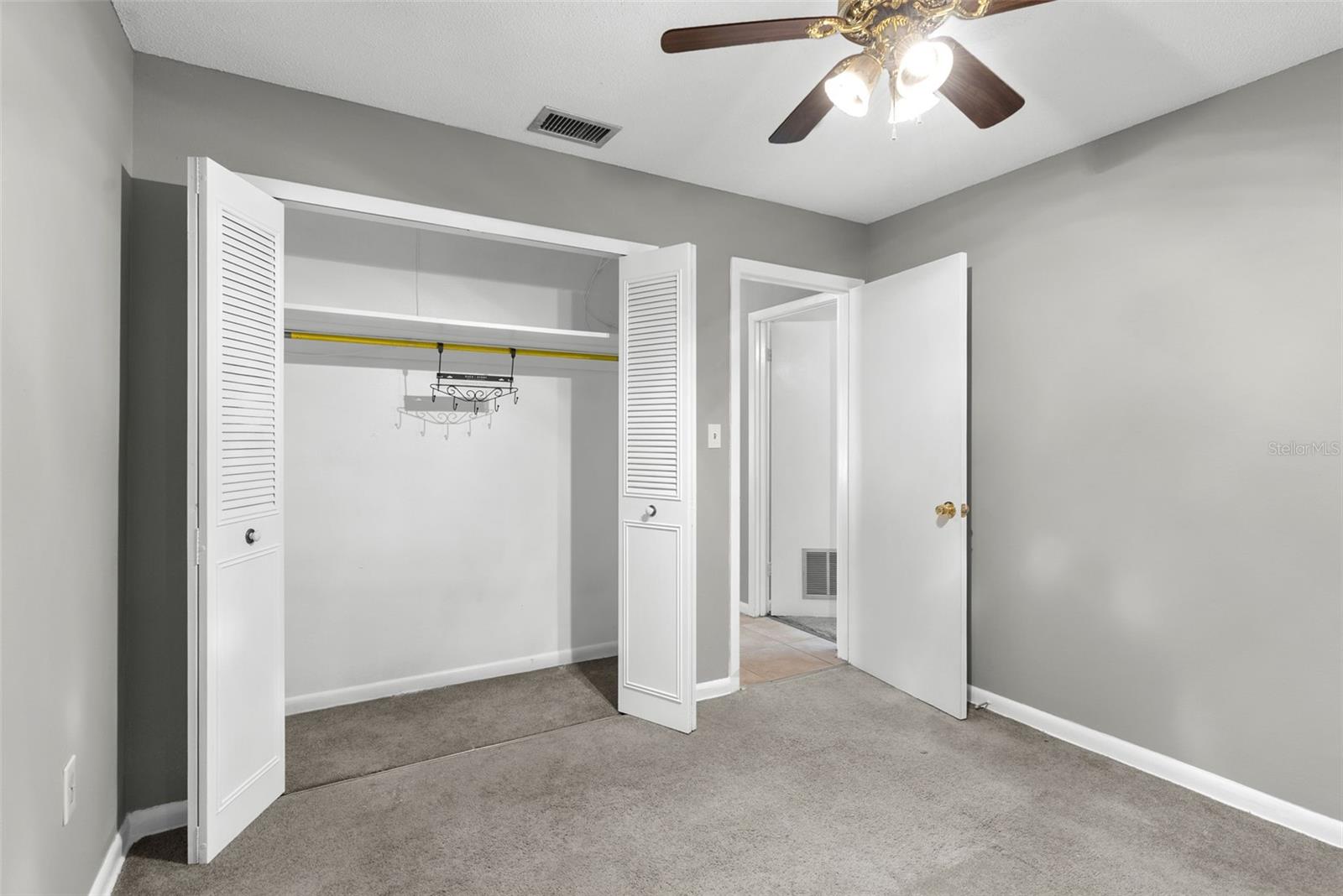 Image 22 of 37 For 6120 Castlewood Lane