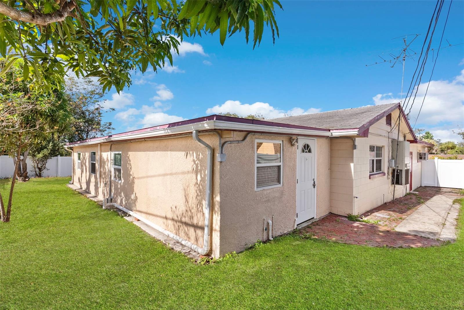 Image 23 of 37 For 6120 Castlewood Lane