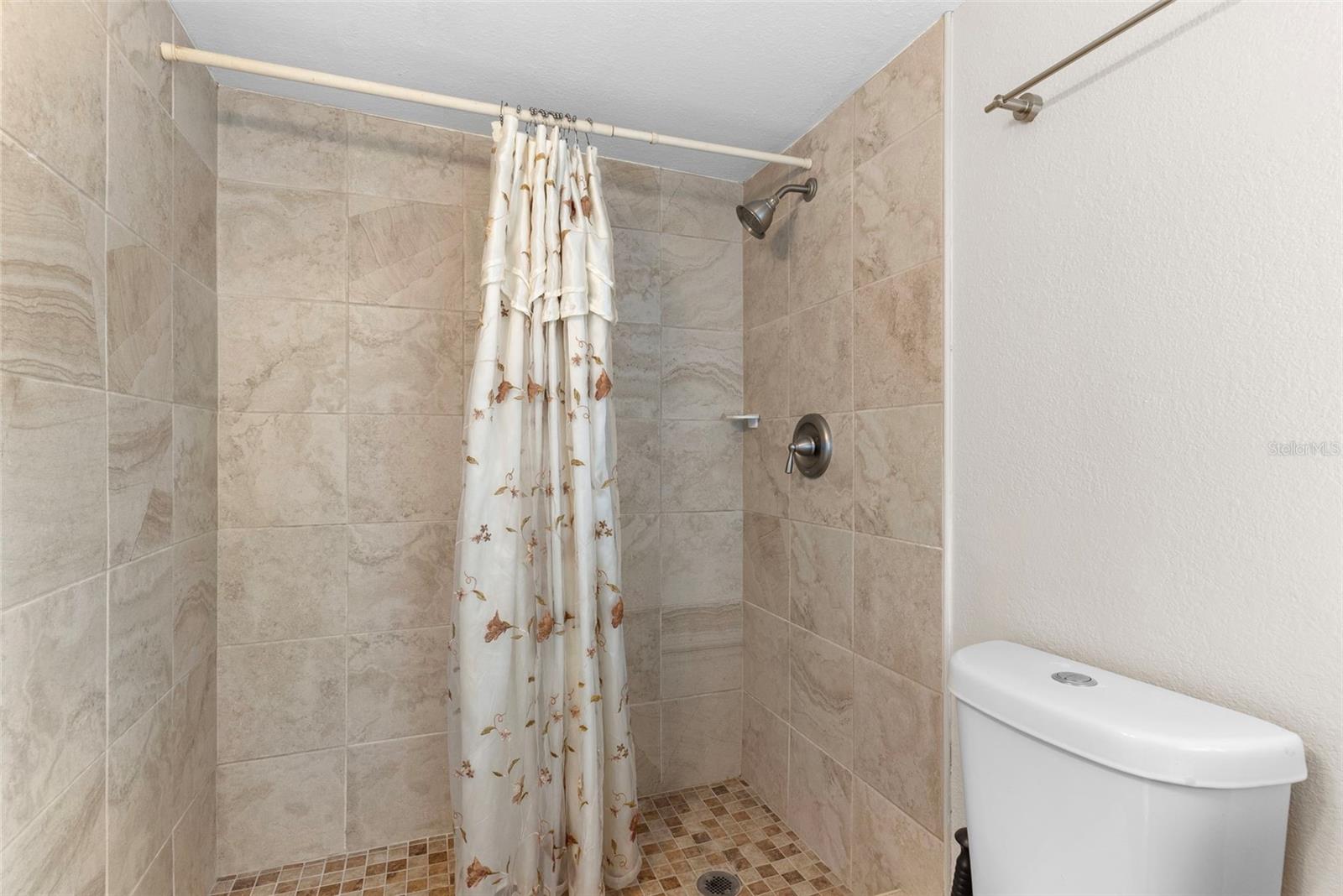 Image 27 of 37 For 6120 Castlewood Lane