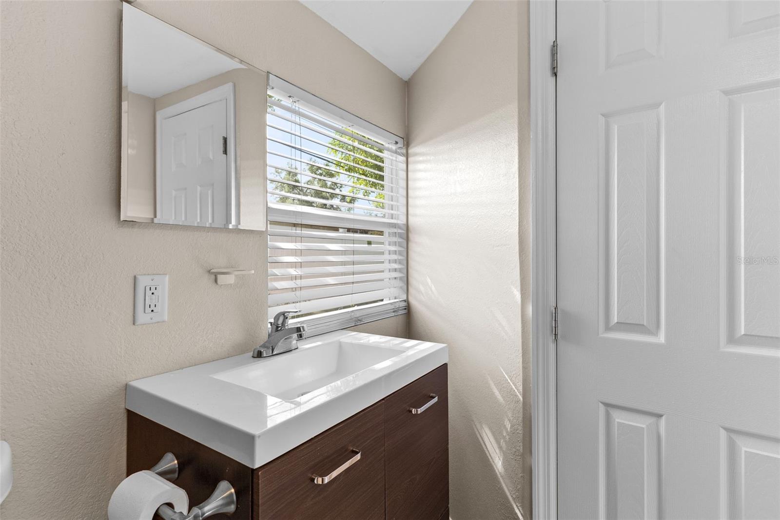 Image 28 of 37 For 6120 Castlewood Lane