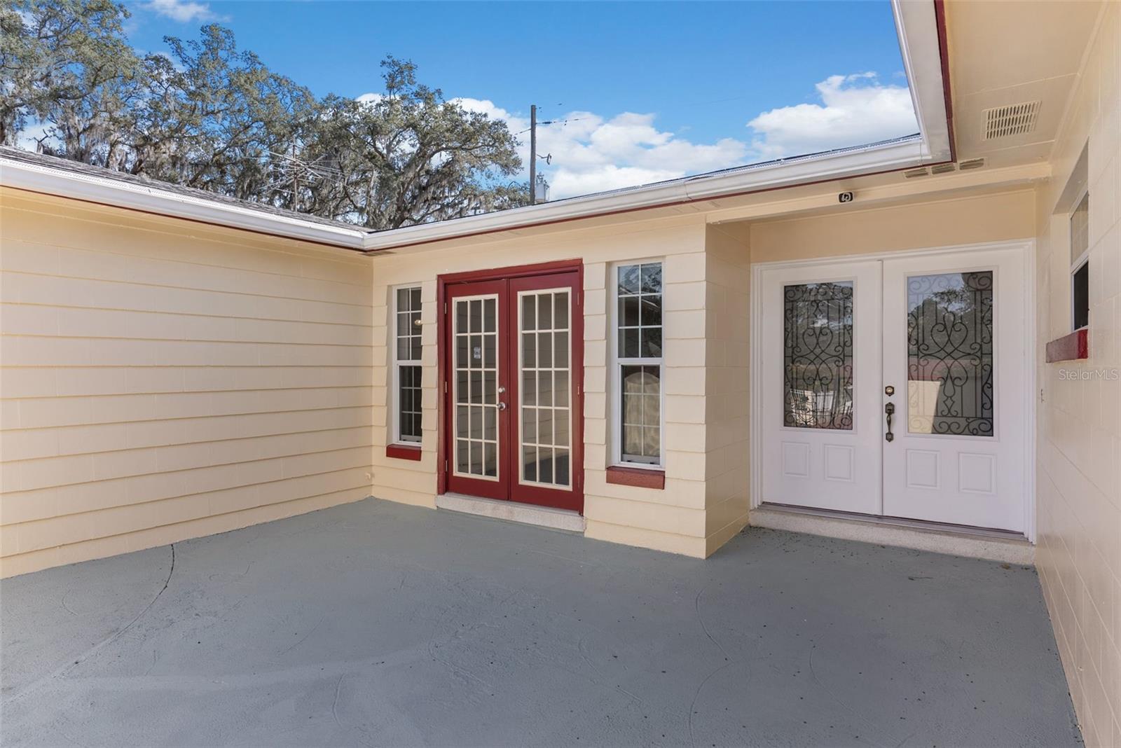 Image 4 of 37 For 6120 Castlewood Lane