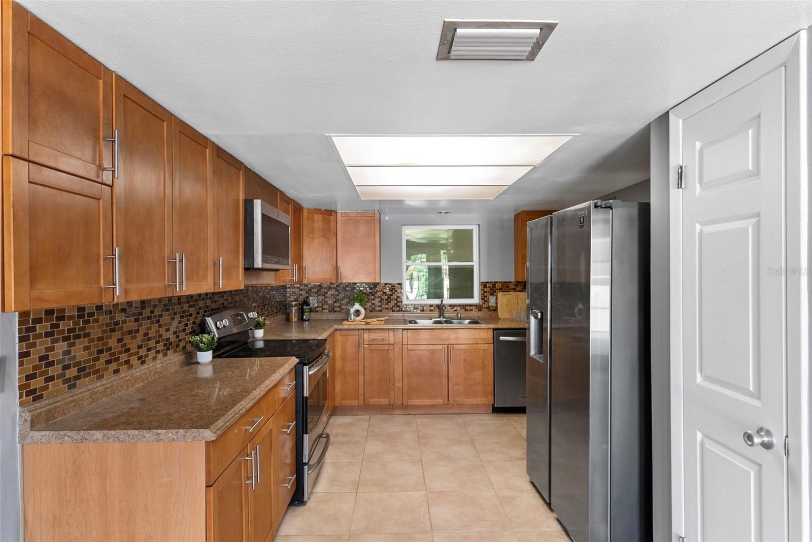 Image 9 of 37 For 6120 Castlewood Lane