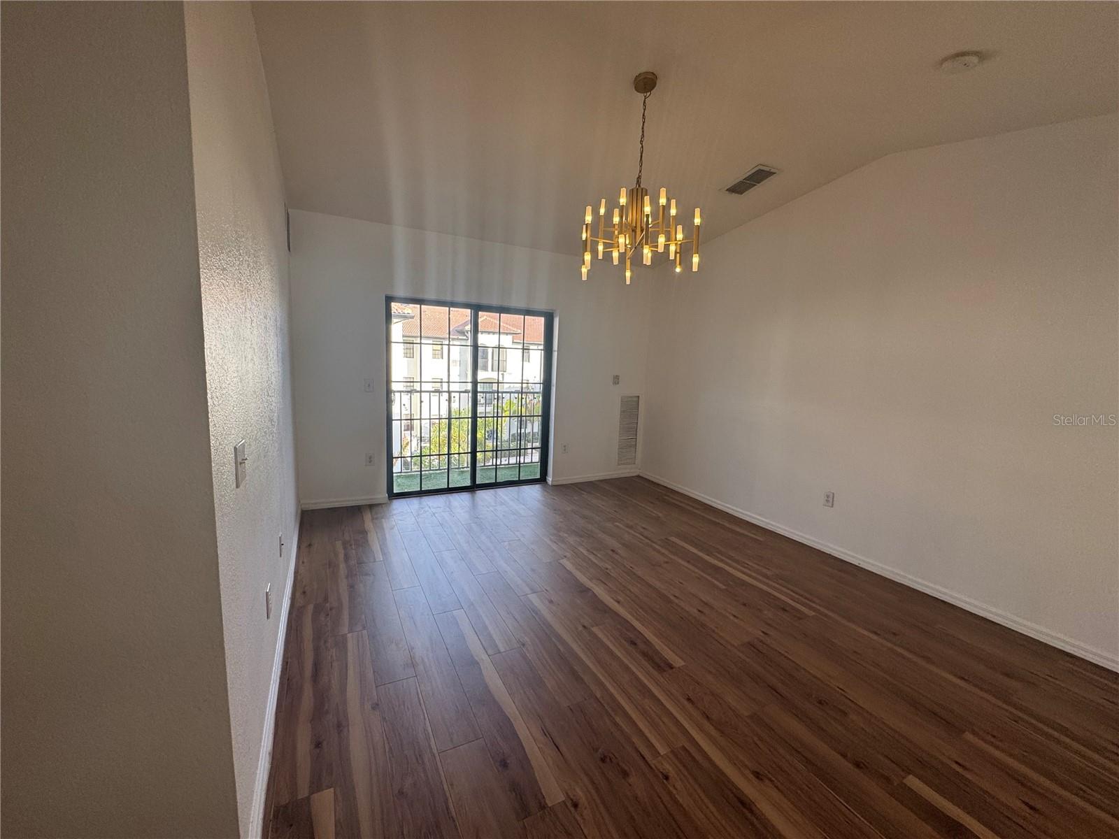 Image 6 of 12 For 5550 Michigan Street 3328