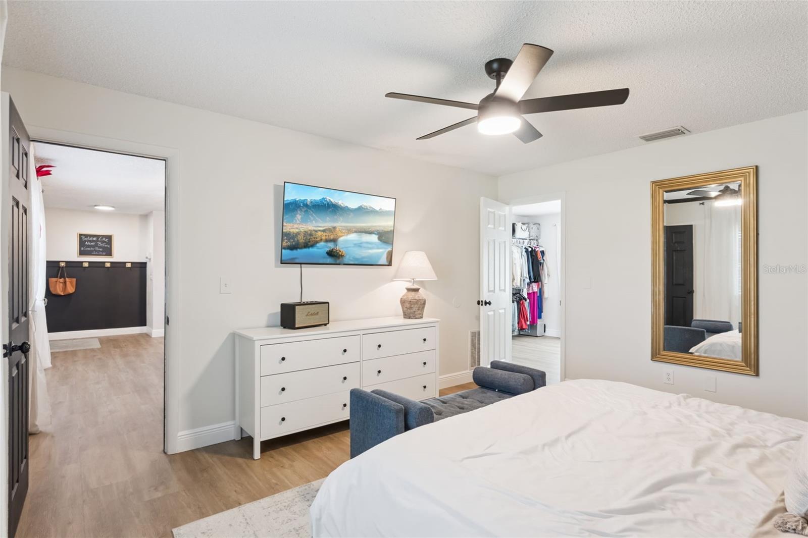 Image 11 of 48 For 10016 Bridlewood Avenue