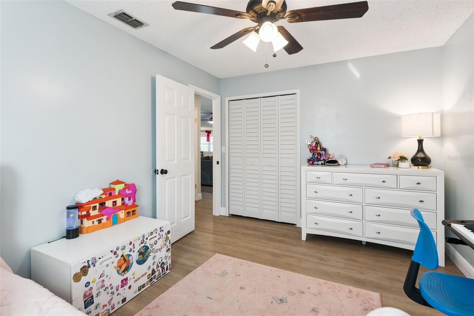 Image 17 of 48 For 10016 Bridlewood Avenue