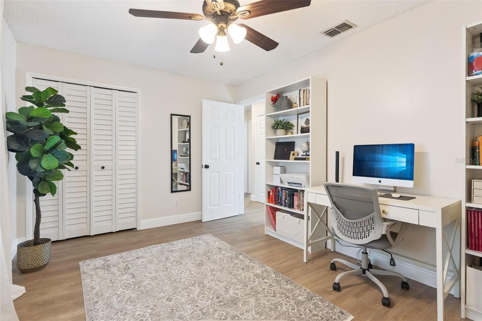 Image 20 of 48 For 10016 Bridlewood Avenue