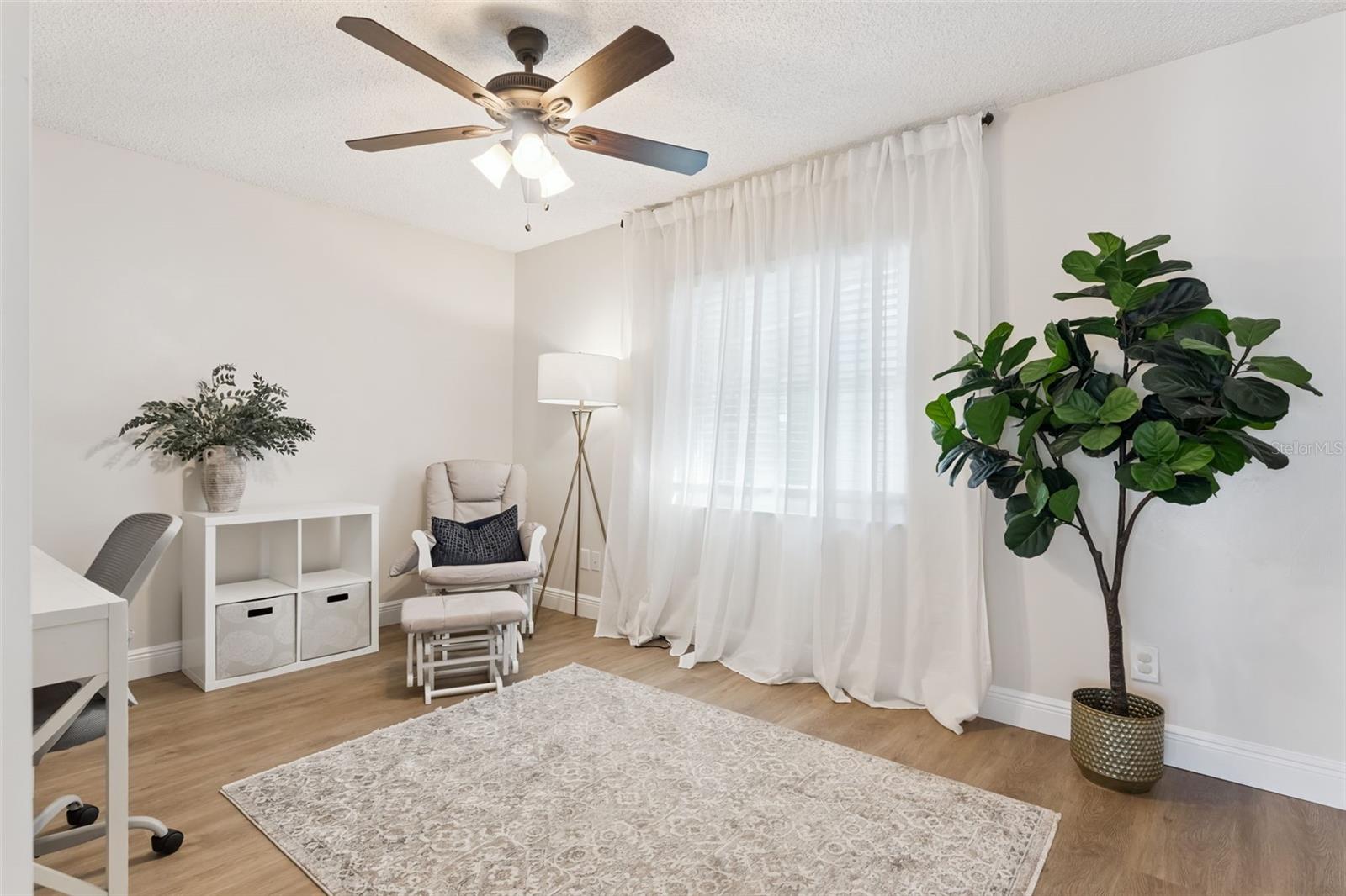 Image 21 of 48 For 10016 Bridlewood Avenue