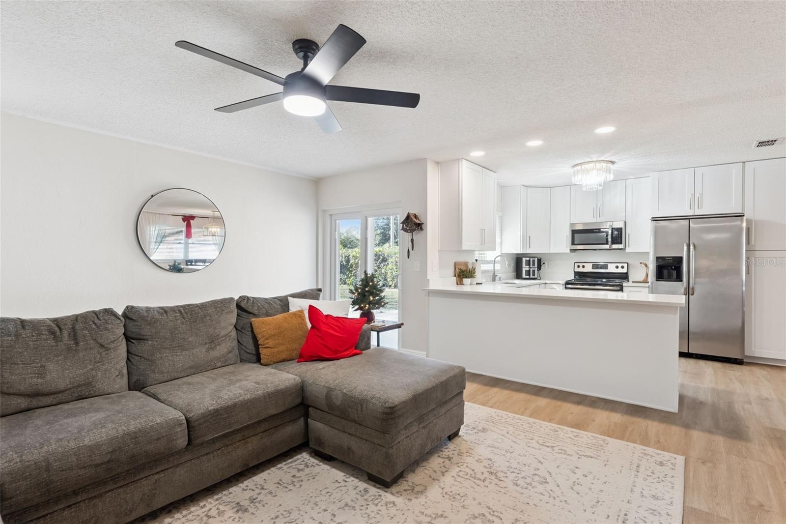 Image 4 of 48 For 10016 Bridlewood Avenue