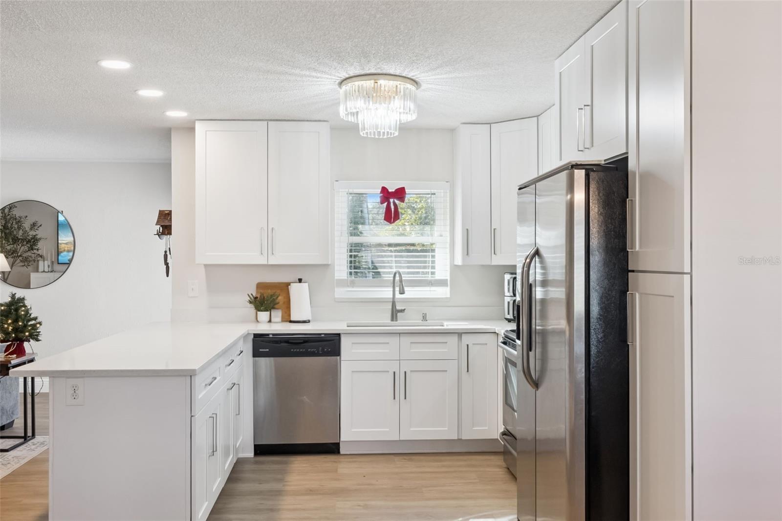 Image 7 of 48 For 10016 Bridlewood Avenue