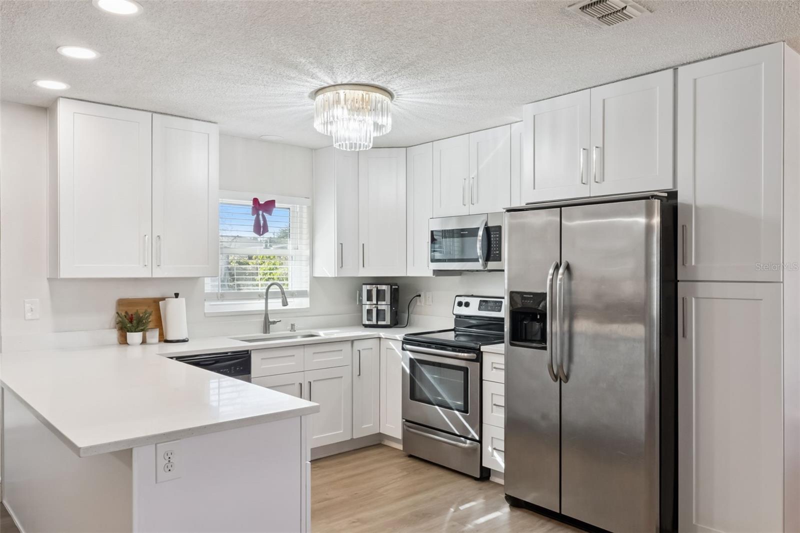 Image 8 of 48 For 10016 Bridlewood Avenue