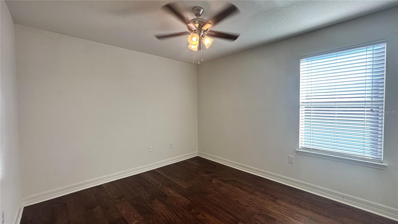 Image 15 of 27 For 11892 Thatcher Avenue