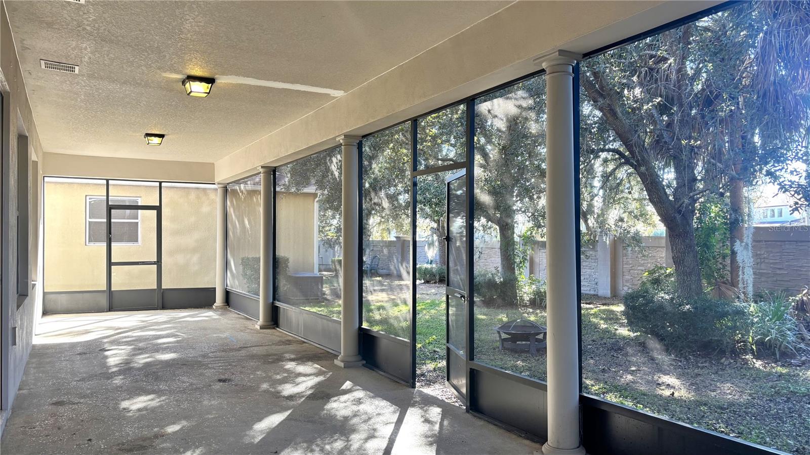 Image 21 of 27 For 11892 Thatcher Avenue