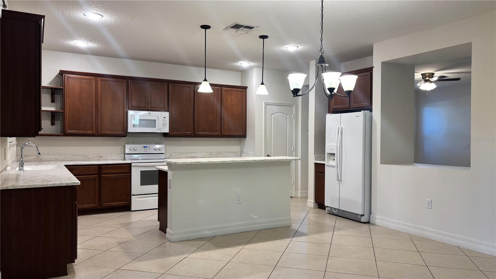 Image 5 of 27 For 11892 Thatcher Avenue