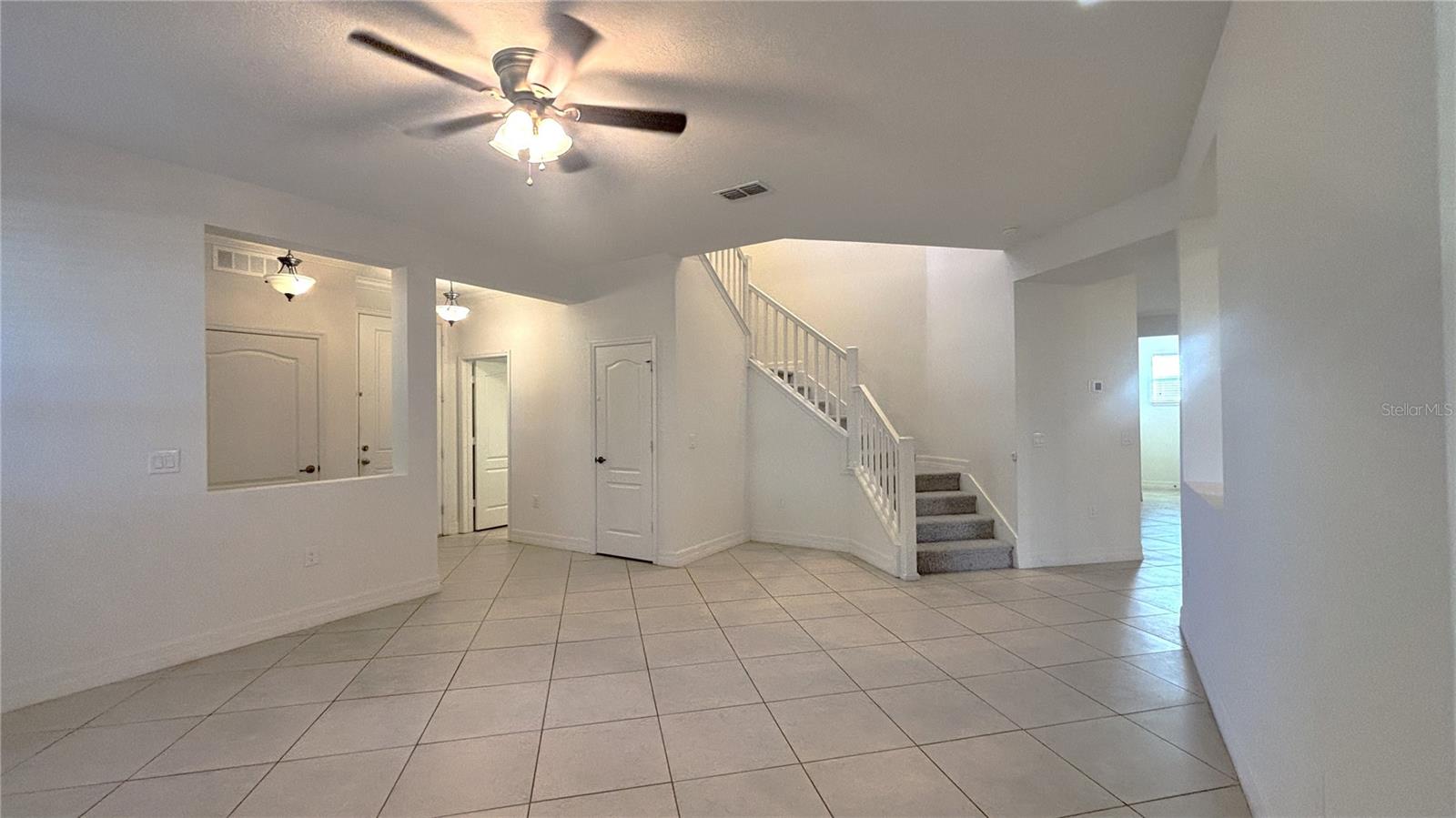 Image 8 of 27 For 11892 Thatcher Avenue