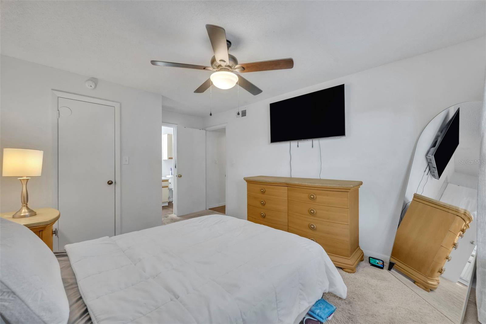 Image 14 of 21 For 5600 Devonbriar Way N203