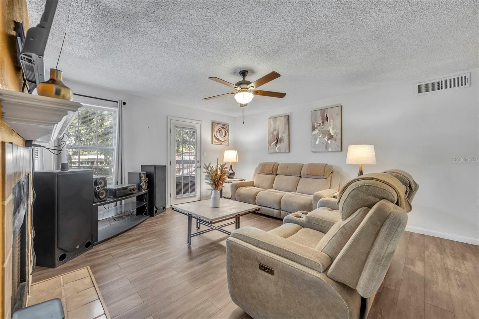 Image 4 of 21 For 5600 Devonbriar Way N203