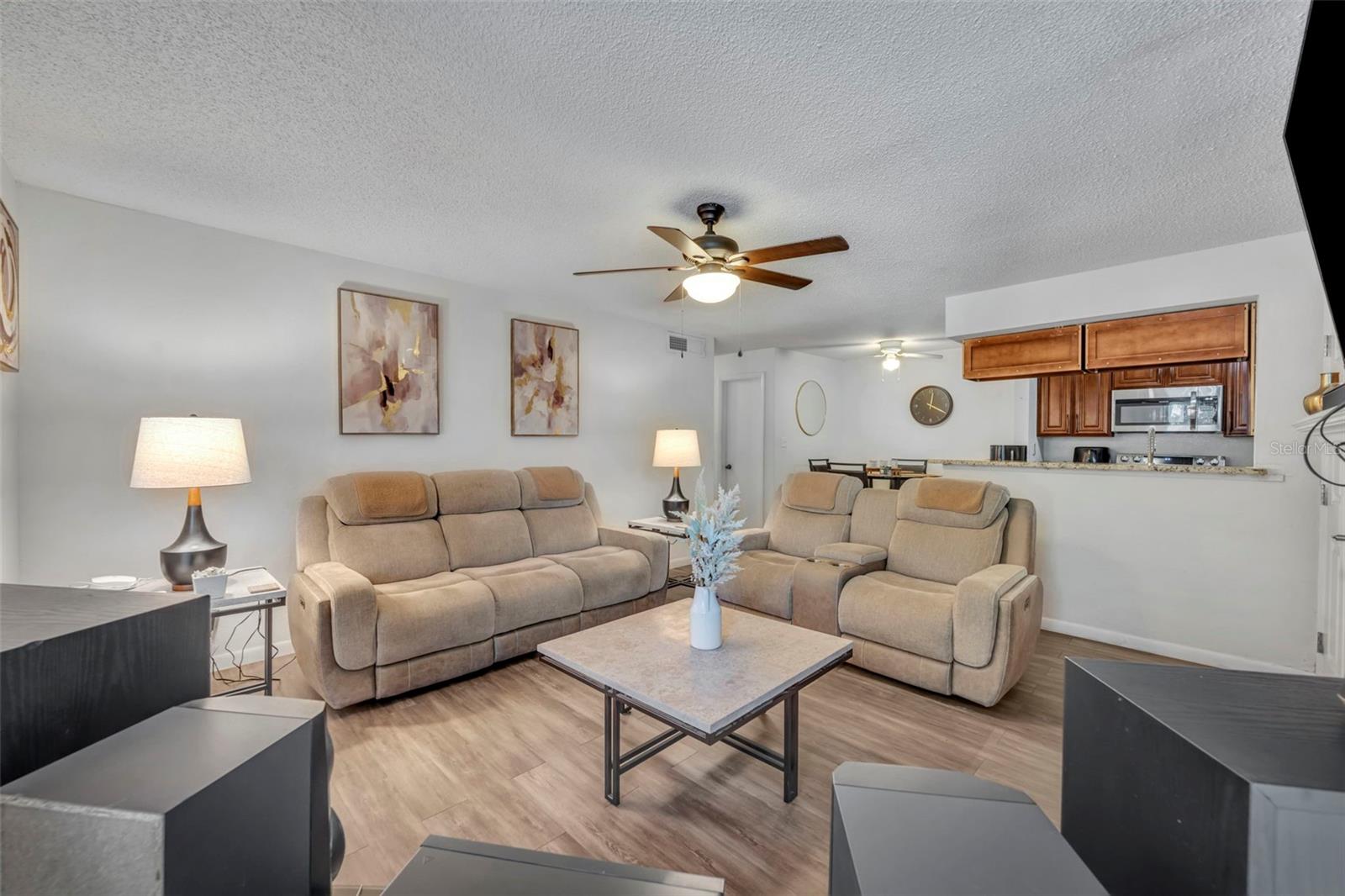 Image 6 of 21 For 5600 Devonbriar Way N203