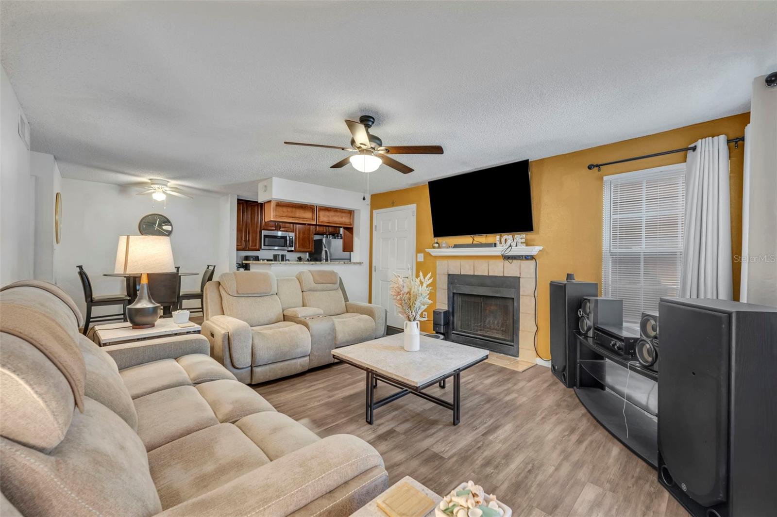 Image 7 of 21 For 5600 Devonbriar Way N203