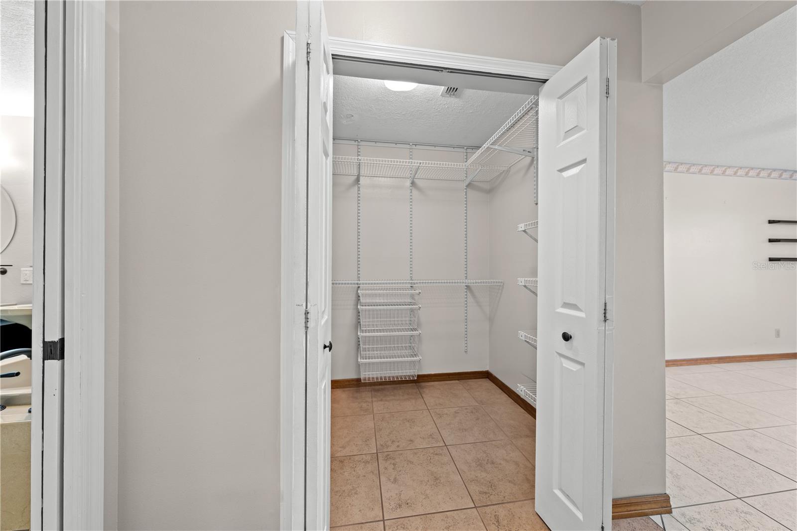 Image 24 of 71 For 215 Lake Shore Boulevard