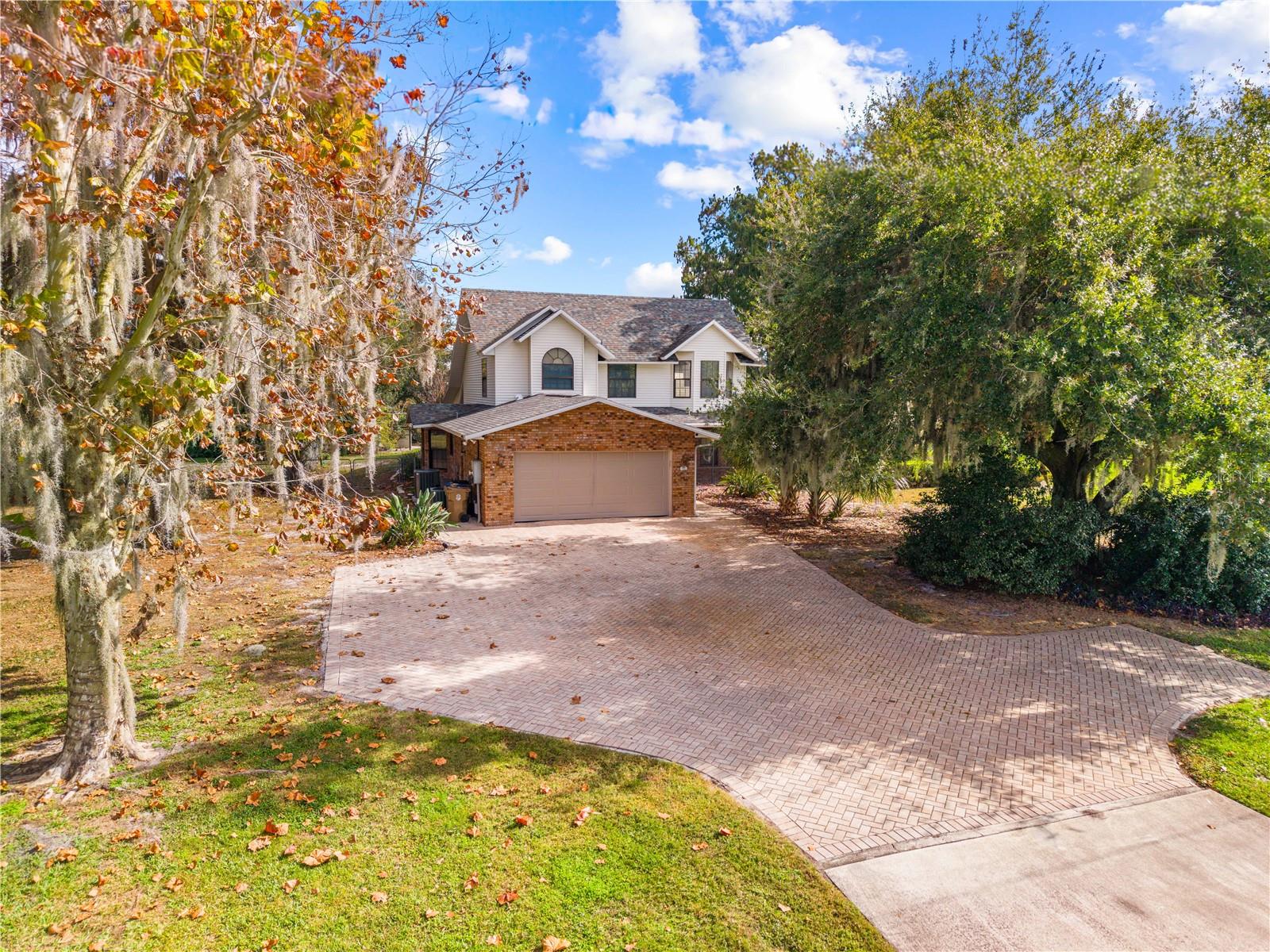 Image 3 of 71 For 215 Lake Shore Boulevard