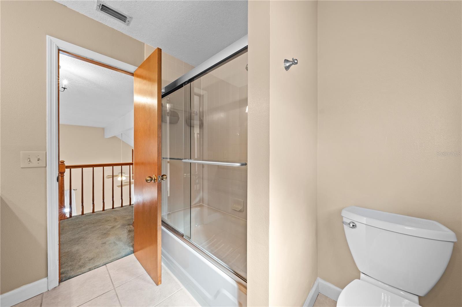 Image 41 of 71 For 215 Lake Shore Boulevard