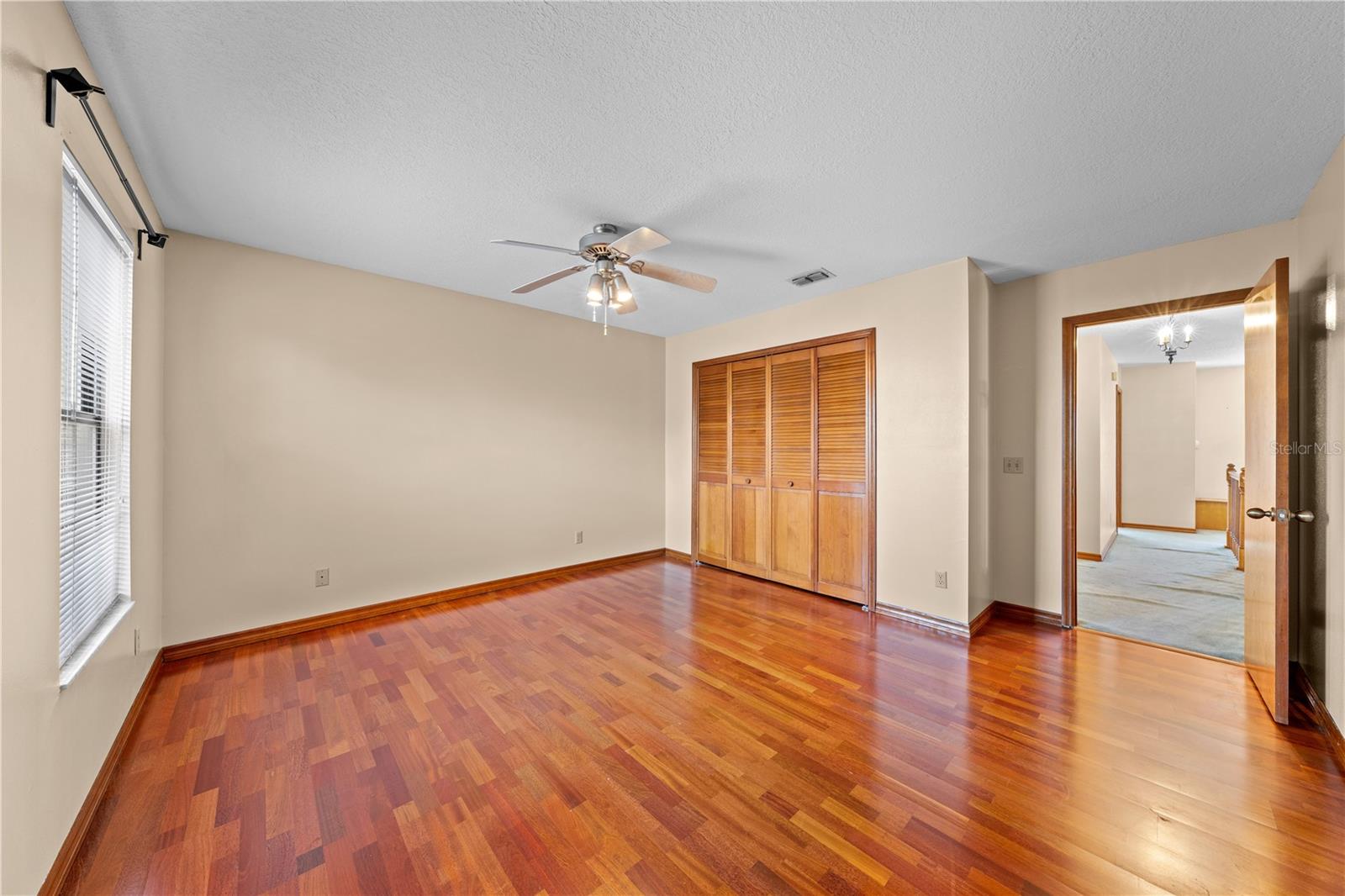 Image 43 of 71 For 215 Lake Shore Boulevard