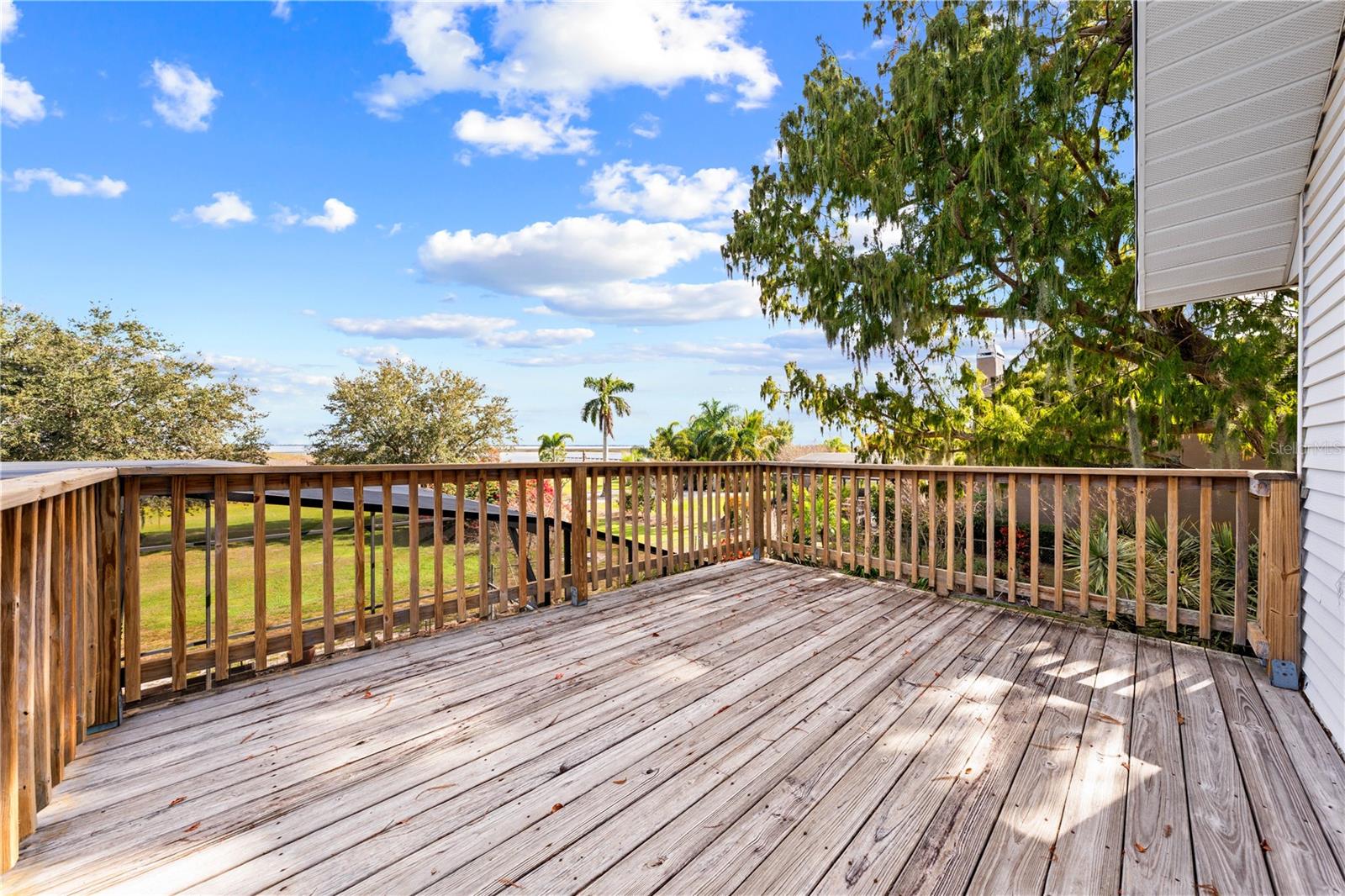 Image 45 of 71 For 215 Lake Shore Boulevard