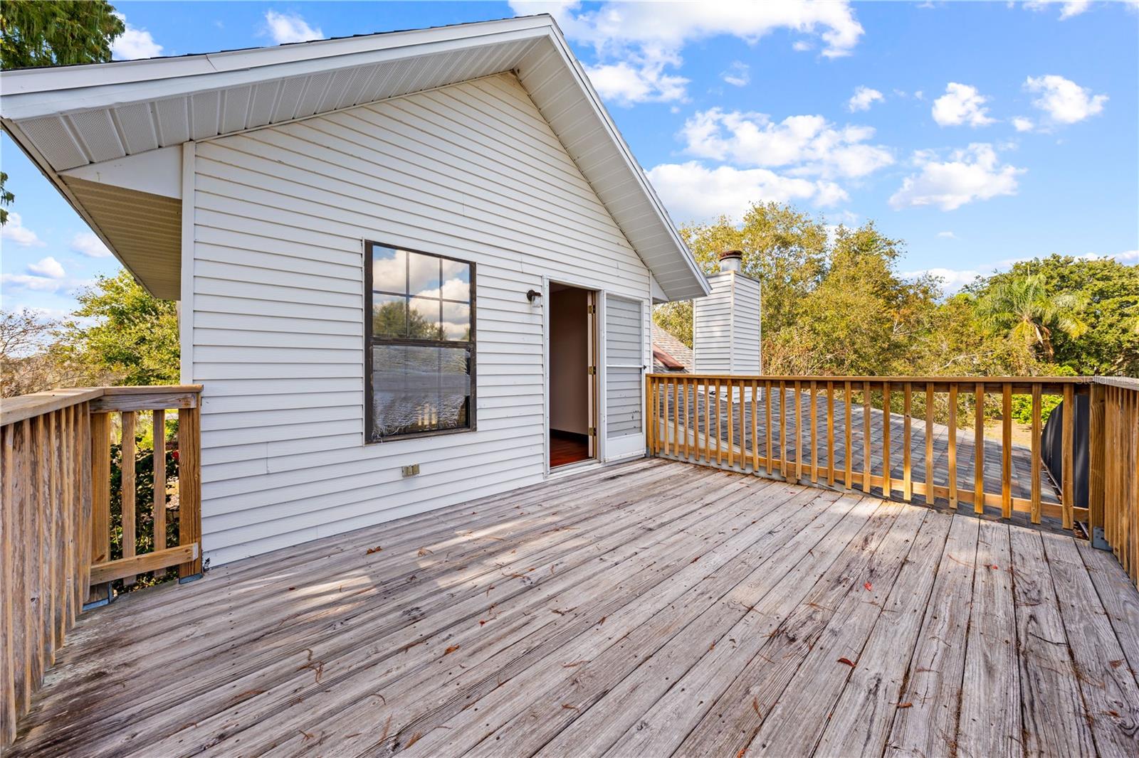 Image 47 of 71 For 215 Lake Shore Boulevard