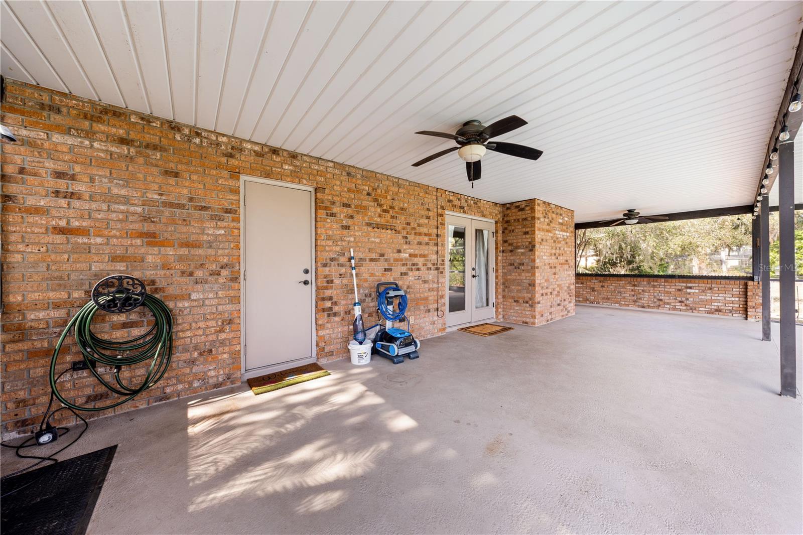 Image 49 of 71 For 215 Lake Shore Boulevard