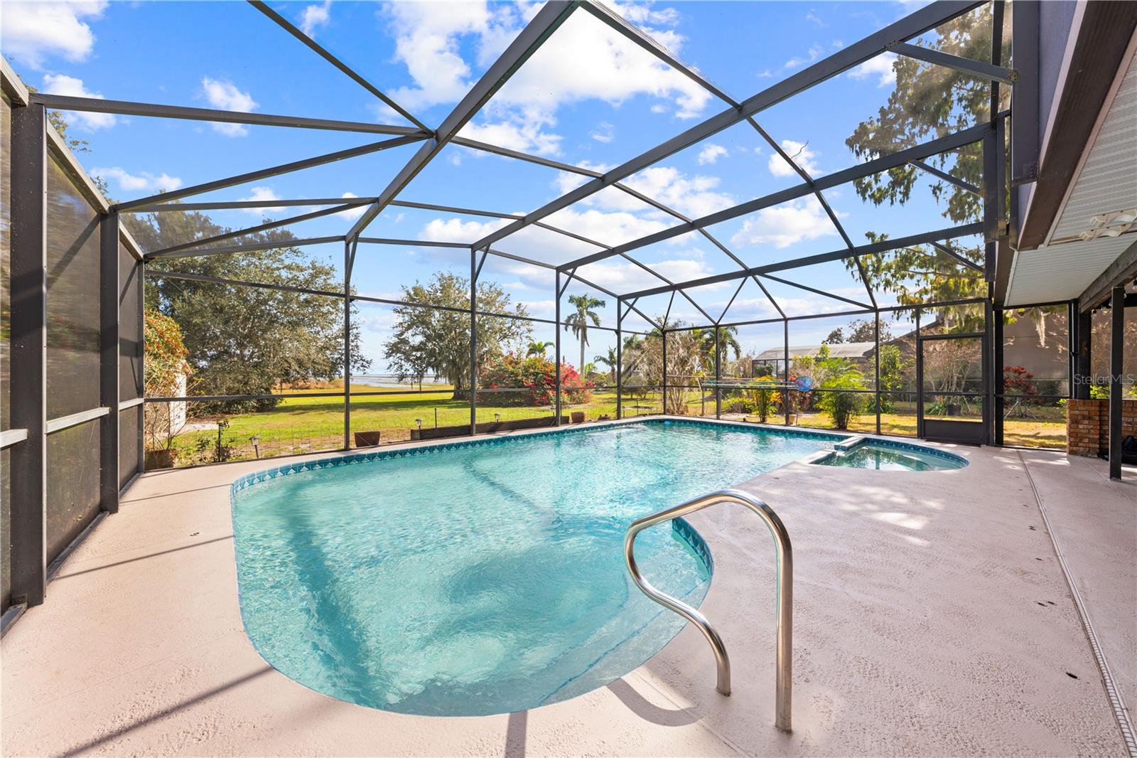 Image 51 of 71 For 215 Lake Shore Boulevard