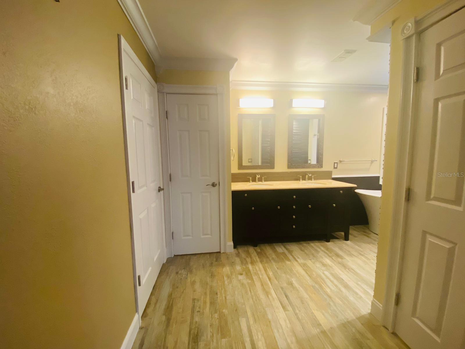 Image 20 of 42 For 3838 Regents Way