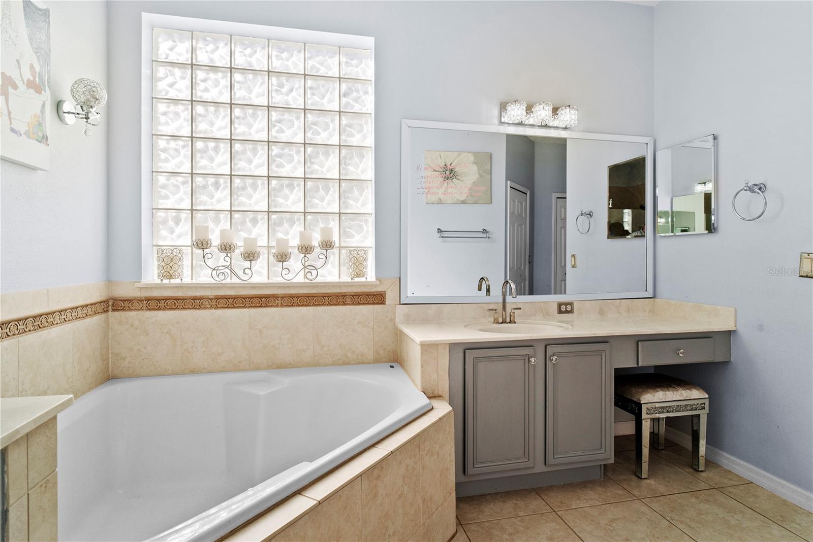 Image 31 of 46 For 2556 Cabernet Circle